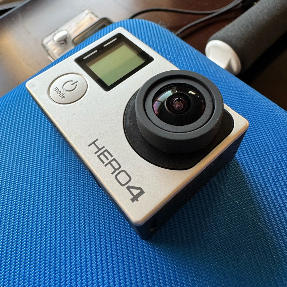 GoPro Hero 4 Silver Bundle - Picture 3 of 6